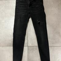 Jeans effetto strappato