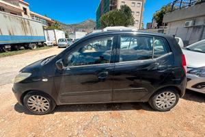 Hyundai i10 1.1 b/gpl accetto anche permute