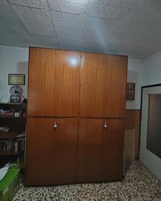 Armadio in legno 4 ante 