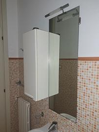 pensile e specchio bagno