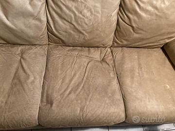 Divano tre posti simil pelle