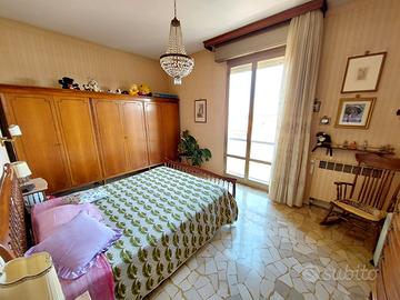 Stanza emilia levante libera subito