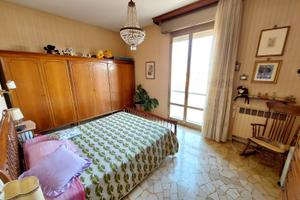 Stanza emilia levante libera subito