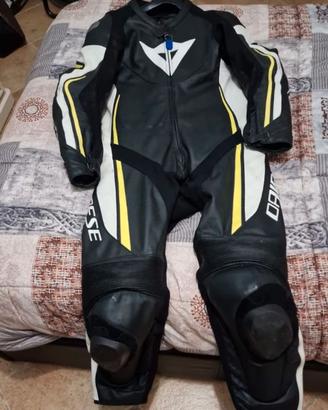 Tuta intera dainese,stivali forma e guanti dainese