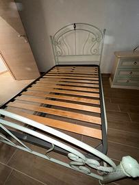 Letto in ferro battuto a una piazza e mezza, comp