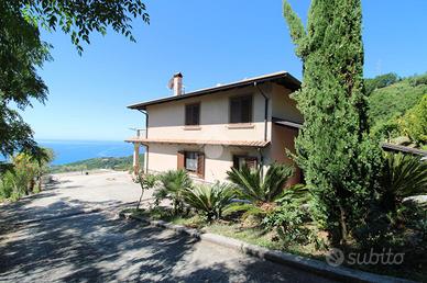 VILLA SINGOLA A TORRACA