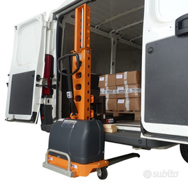 Stoccatore elettrico trasportabile transpalet