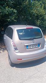Lancia y  versione oro
