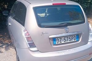 Lancia y  versione oro
