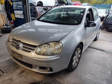 Ricambi VOLKSWAGEN GOLF 5 1598cc benzina del 2005