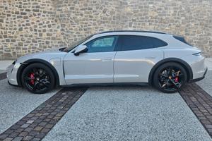 Porsche Taycan Cross Turismo 4S