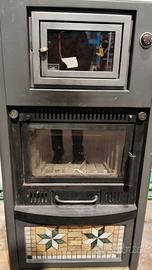 Stufa a legna con forno