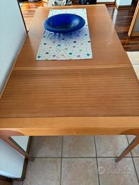 Tavolo da cucina 