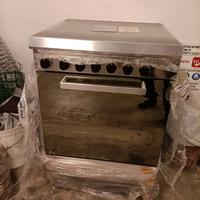 cucina a gas metano con forno elettrico