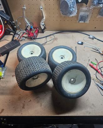 gomme truggy monster 1/7 1/6