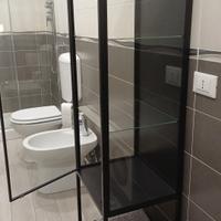 vetrinetta bagno e tavolino x salotto