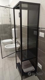 vetrinetta bagno e tavolino x salotto