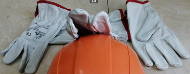 casco guanti e occhiali da Lavoro