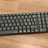 Tastiera e mouse Logitech wireless versione compat