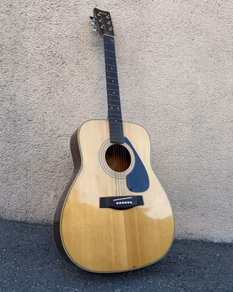 Chitarra yhamaha FG-335