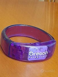 Braccialetto a LED Lampeggiante Oregon Scientific.