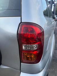 fanale posteriore destro toyota tav 4