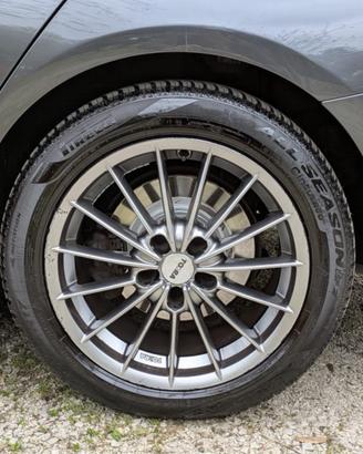 Cerchioni in lega TOORA gomme Pirelli 4 stagioni