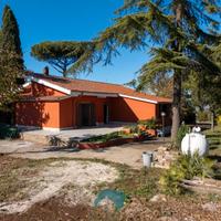 Colonna: villa indipendente con depandance
