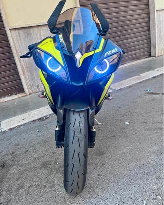 R6 anno 08 livrea unica 