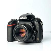 Nikon D750 +35mm1.8 e altri (come nuova)