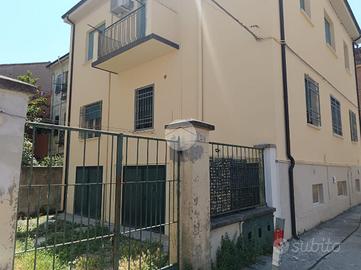 4 LOCALI A FERRARA