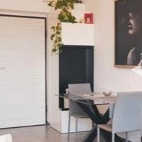 Mobile dispensa ad angolo