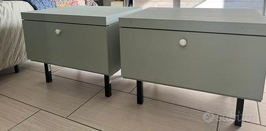 Coppia di comodini gratis