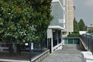 Box ad arese (milano) cap 20020