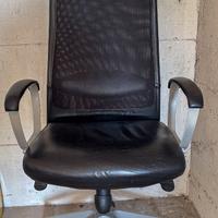 Sedia ufficio nera tre posizioni usata, ergonomica