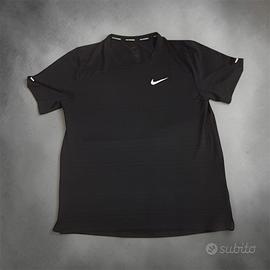 T-shirt da corsa Nike Dri-FIT 🏃♂️