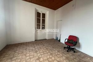 Capiago Intimiano - Stanza in zona servita e senza