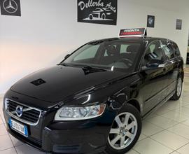 Volvo V50 D2 R-design