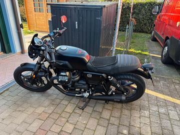 Moto Guzzi V7 IV - 2021