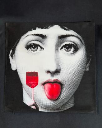 Fodera per cuscini ispirata Fornasetti