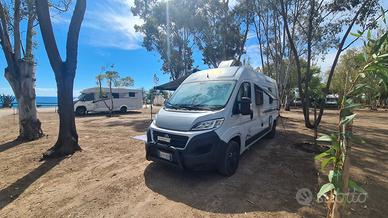 Weinsberg Knaus VAN 6 metri con PORTAMOTO