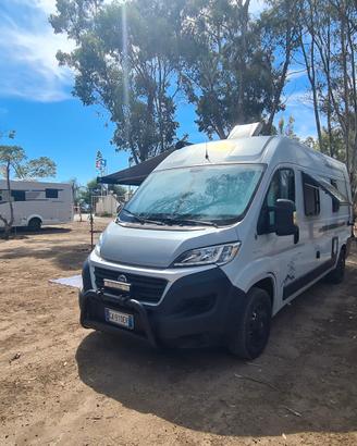 Weinsberg Knaus VAN 6 metri con PORTAMOTO