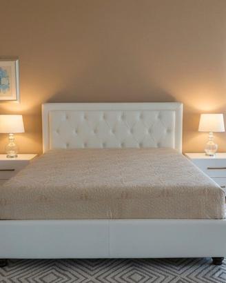 Letto Chester in vera pelle con rete a 2 movimenti