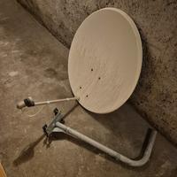 antenna parabolica con braccio