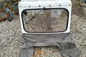 Cabina universale per trattore agricolo