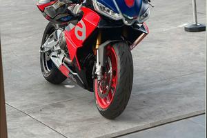Aprilia RS 660 Lava Red