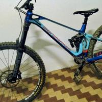 mondraker superfoxy RR  Carbonio mtb 13 kg enduro