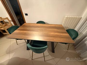 tavolo con sedie 