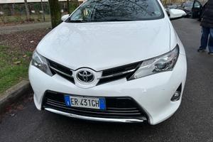 TOYOTA AURIS  1600 BENZINA 2013