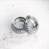 Orecchini a cerchio argento e moissanite